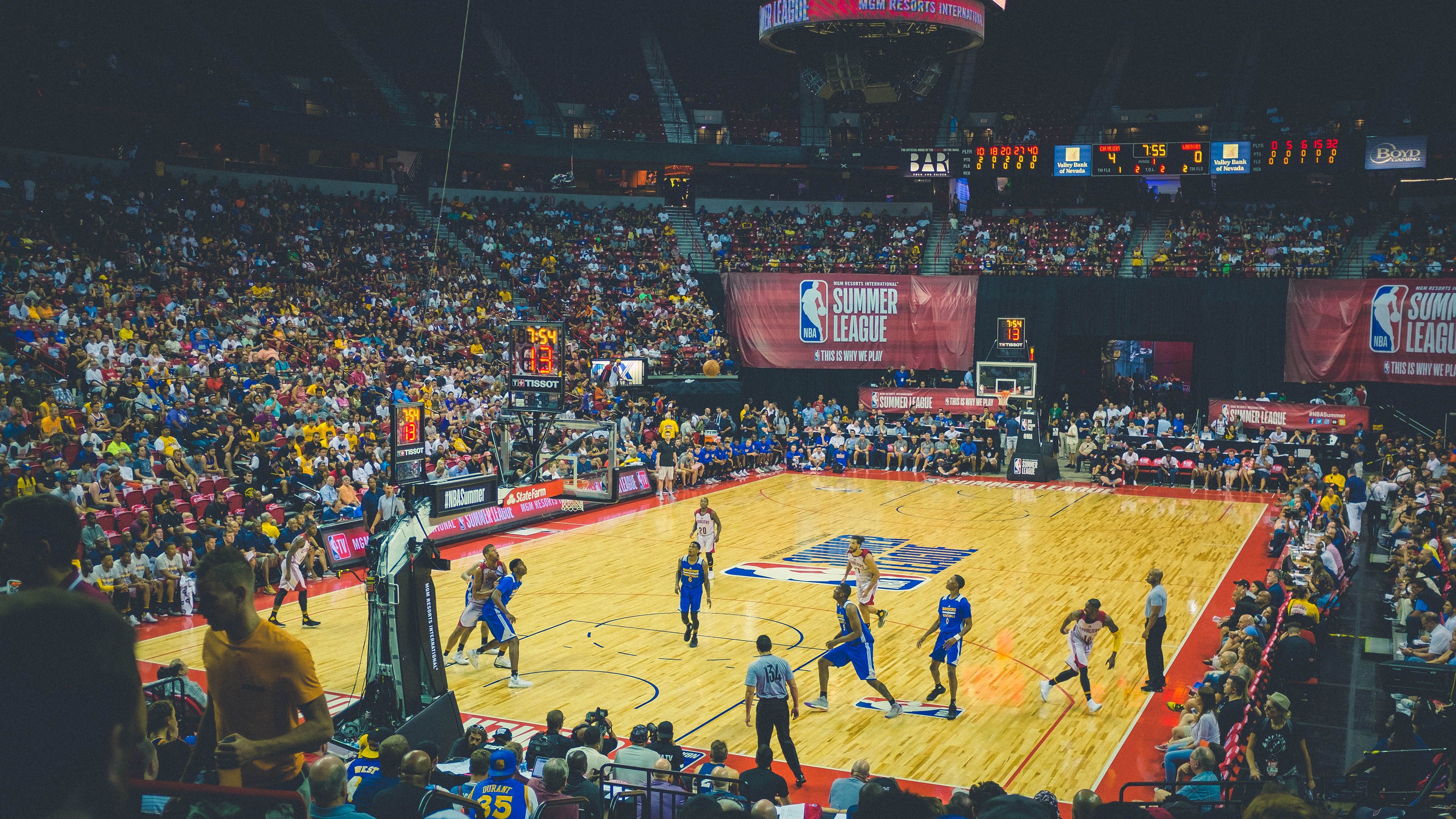 NBA季后赛之夜，伦纳德打出生涯之夜，快船逆风翻盘，一己之力打破所有质疑